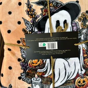RACHEL Rachel Roy Black and Orange Ghost reading Book  Blanket